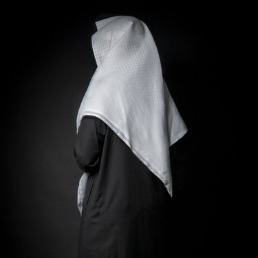 وشاح شماغ أبيض فاخر