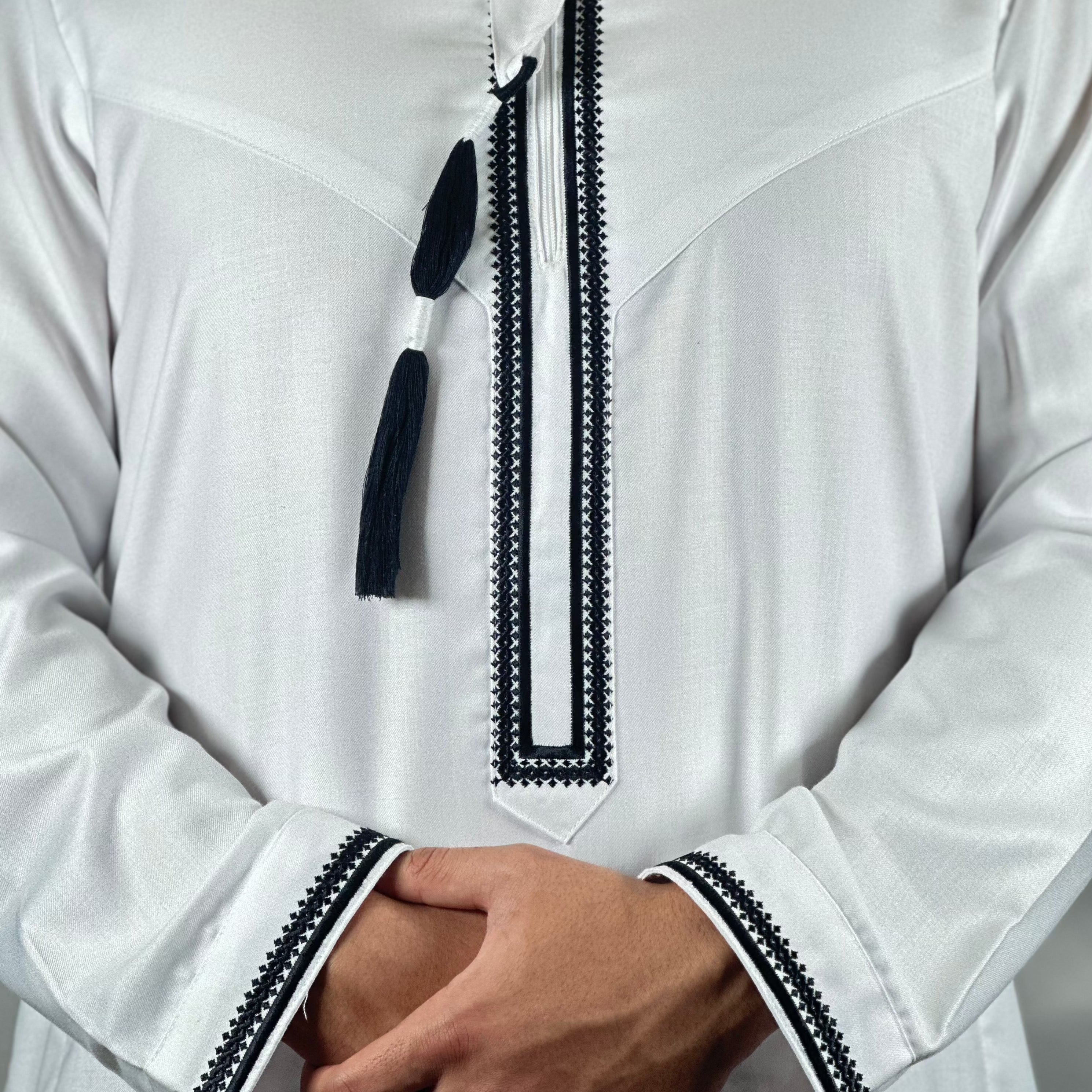 Luxury White and Black Omani Thobe
