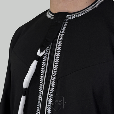Luxury Black & White Omani Thobe